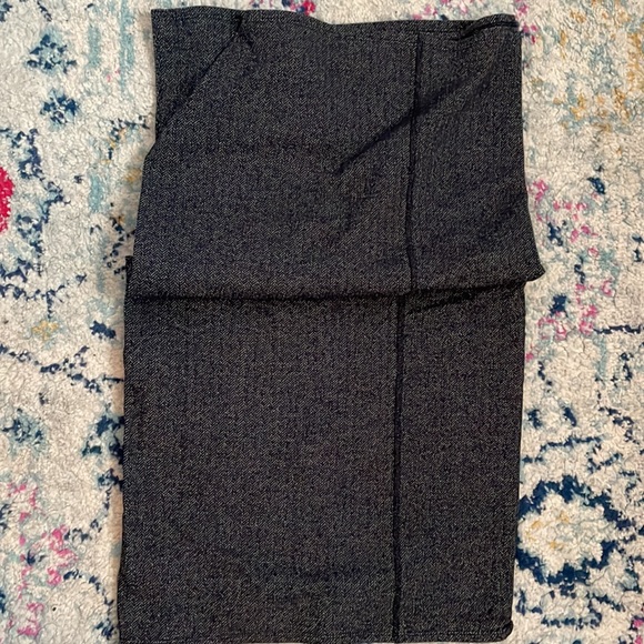 Lululemon snap scarf OS - Picture 4 of 5